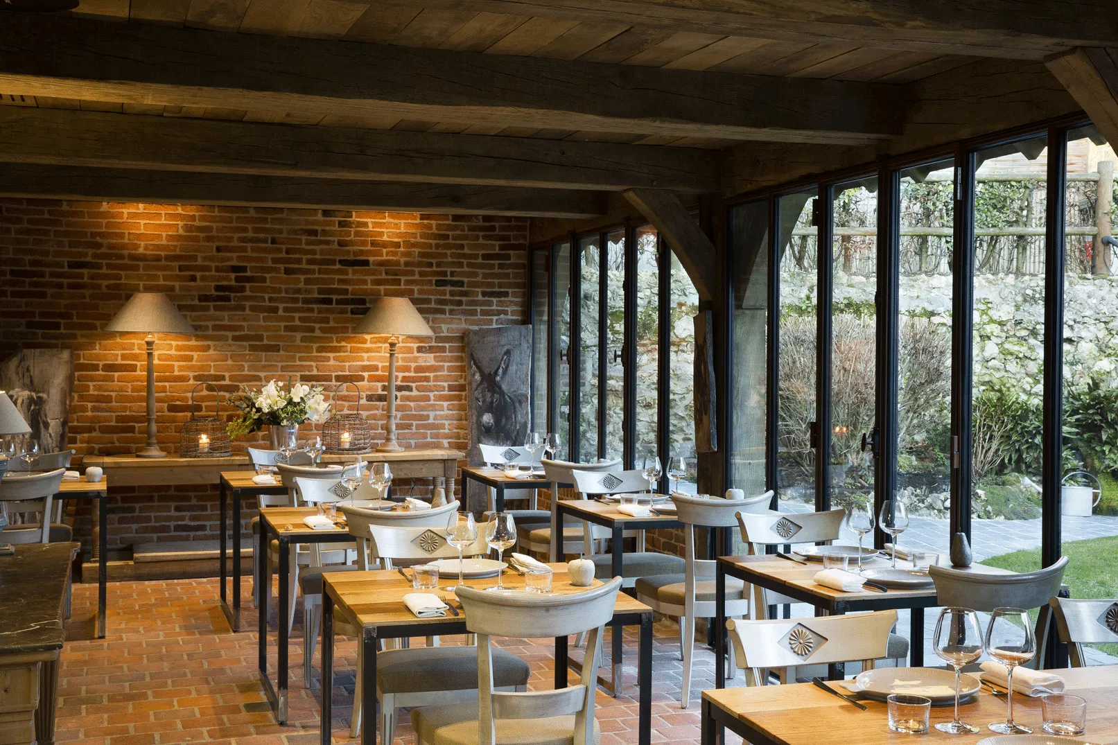 salle intérieure du restaurant de l'Auberge de la Source