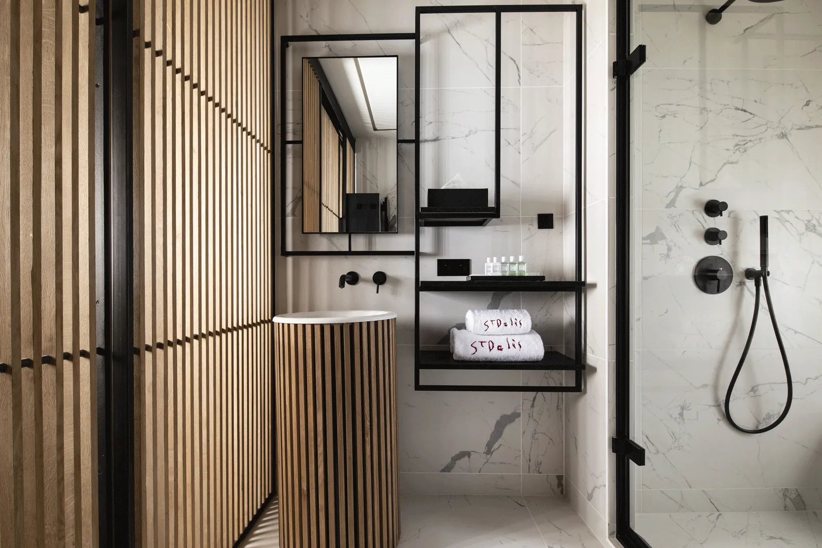 salle de bain de l'hôtel Saint-Delis
